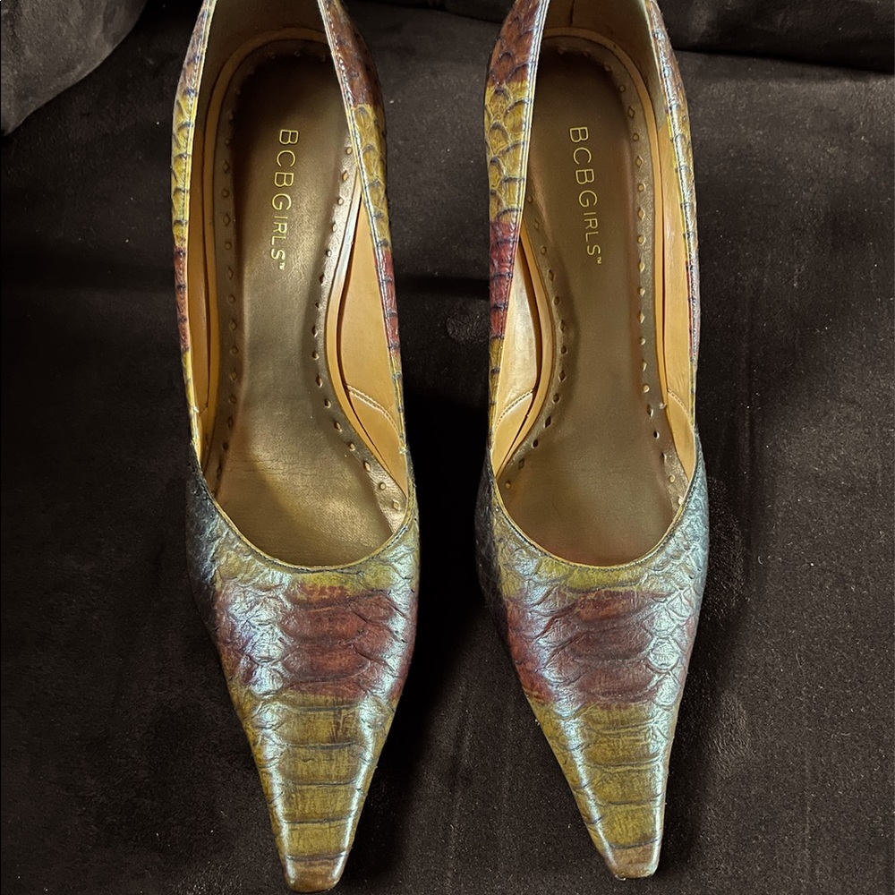 Ladies heels size 9 Anaconda patterned shoes by BCBG girls style name Katchen